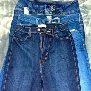 3 pairs of Booty Lifting woman’s Jeans